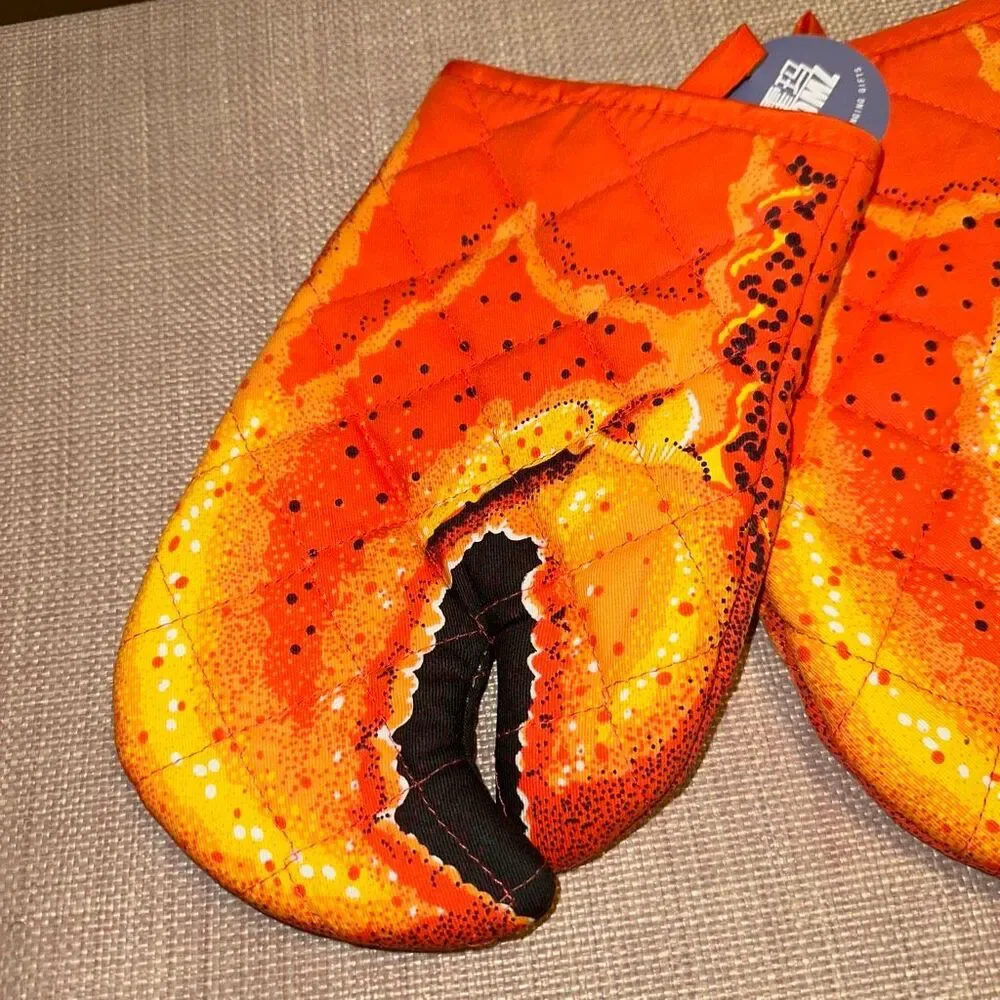 Homz Lobster Claw Quilted Oven Mitts Set of 2 Red Orange Black NWT